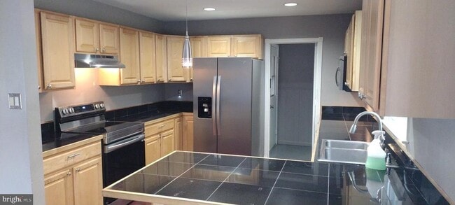 Foto del edificio - 936 Longfellow Ct