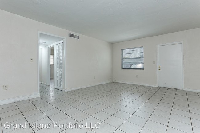 Building Photo - Studio, 1 bath Apartment - 2350 NE 173 Street