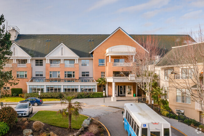 Photo du bâtiment - Whitecliff Retirement Residence