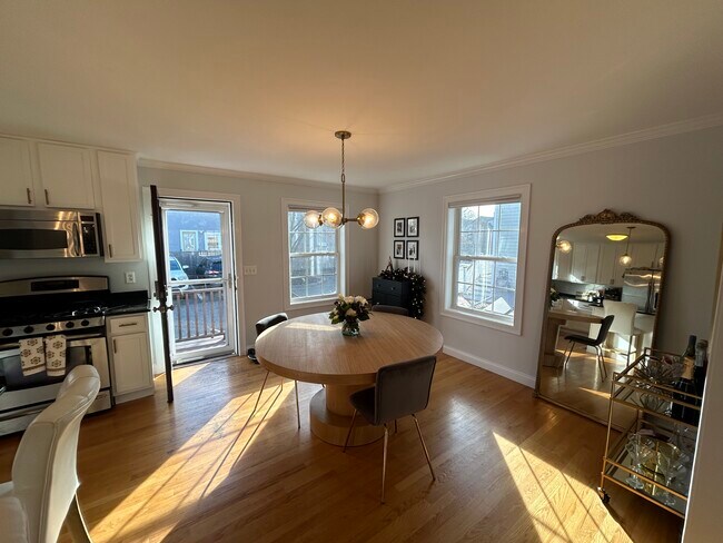 Dining Room - 7 Cousins St