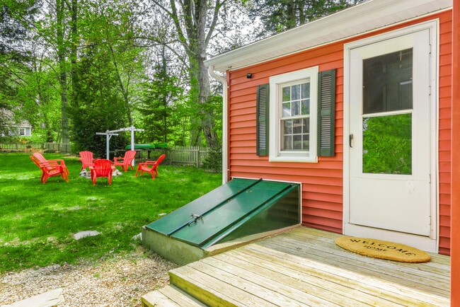 Building Photo - 21 Elsmere Rd