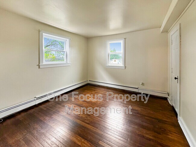 Building Photo - 168 S Jones St