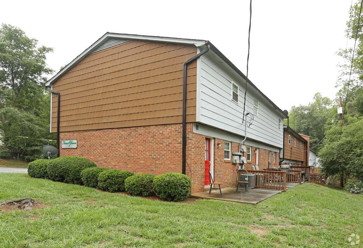 Primary Photo - Forest Glenn Townhomes