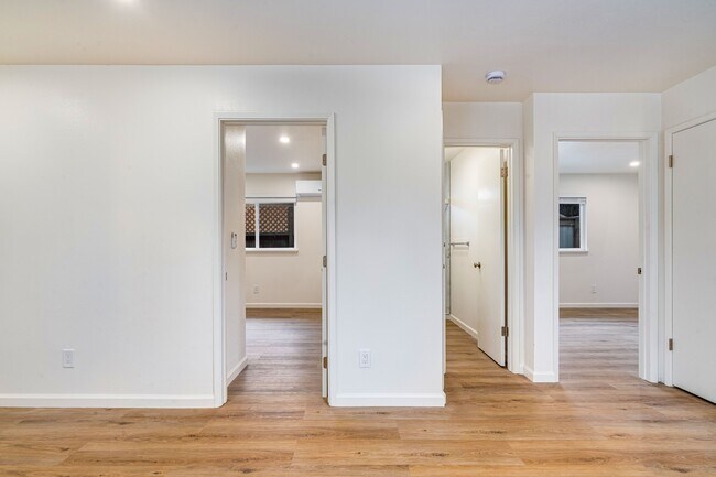 Building Photo - 310 Boyce St
