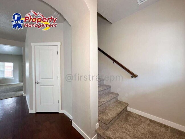 Foto del edificio - 348 E Idaho St