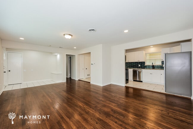 Building Photo - 3817 Rockbluff Dr