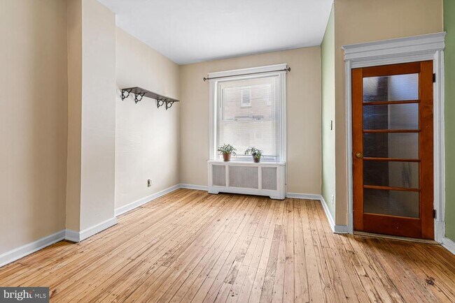 Building Photo - 1612 S 5th St