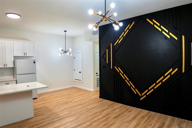 Foto del edificio - 9705 Garcroft St