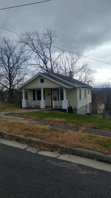 Primary Photo - 1132 Murray Ave SE