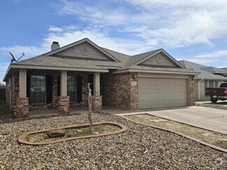 Building Photo - 8732 Rainbow Dr