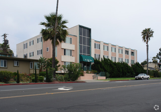 Building Photo - La Jolla Crest