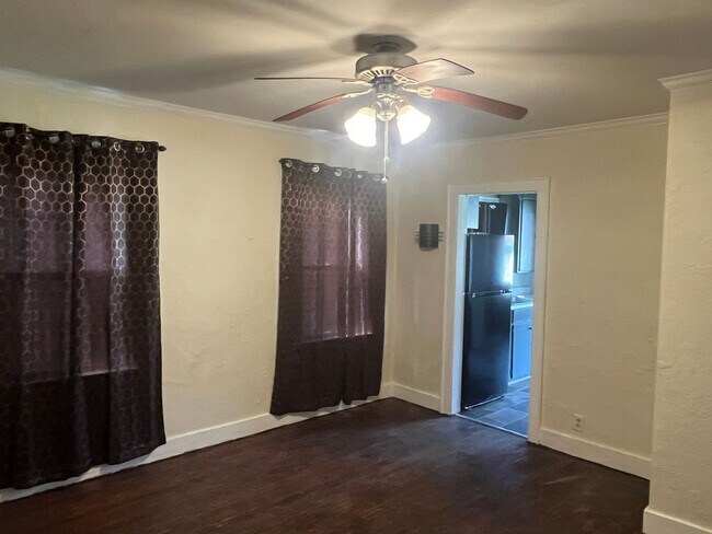 Foto del edificio - 2 Bedroom/1 Bathroom Home For Lease