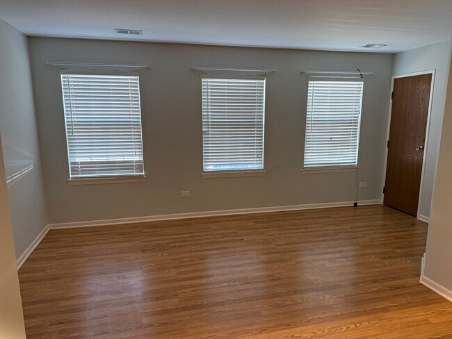 Foto del edificio - 1417 E Wyndham Cir