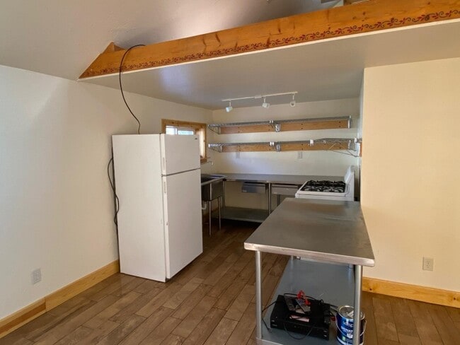 Building Photo - 5364 Montezuma Rd