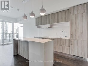 Building Photo - 5 Soudan Ave