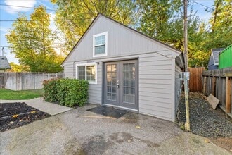 Building Photo - 3009 W Overland Rd