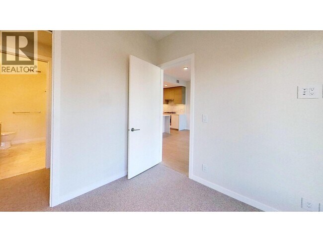 Photo du bâtiment - 2186 Gilmore Ave