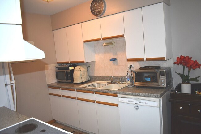 Foto del edificio - 850 E Old Willow Rd