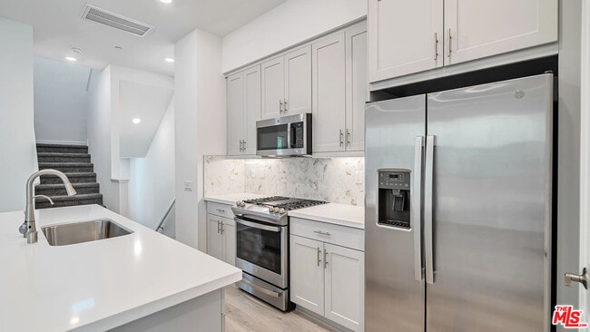 Foto del edificio - 1679 Lexington Ln