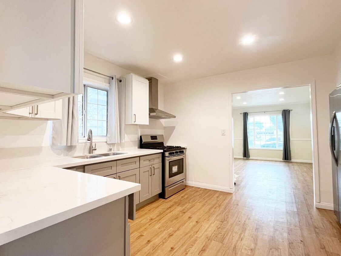 Foto del edificio - 4056-4058 164th Lawndale