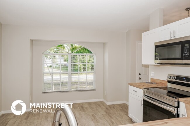 Building Photo - 1722 Elmhurst Cir SE