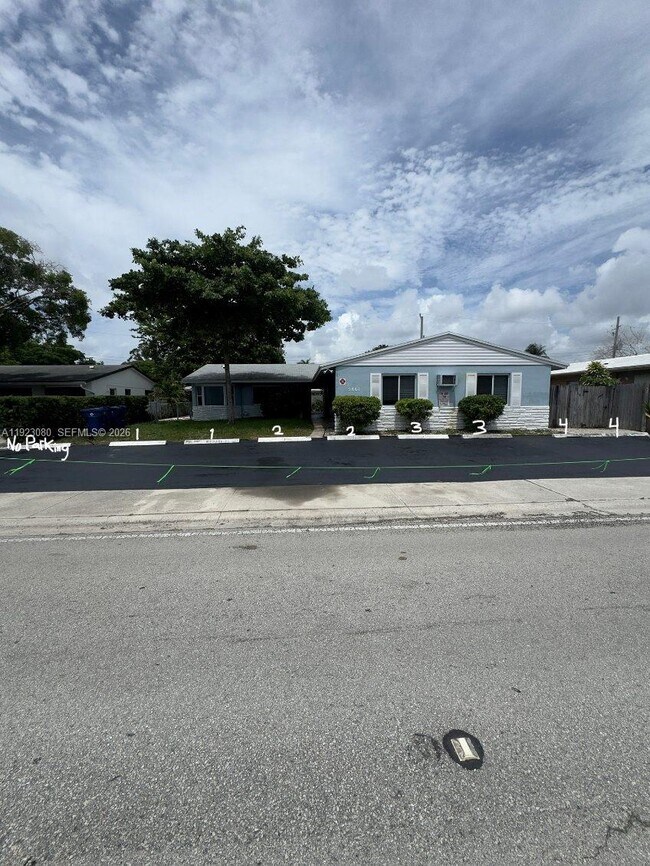 Foto del edificio - 5861 NE 18th Ave