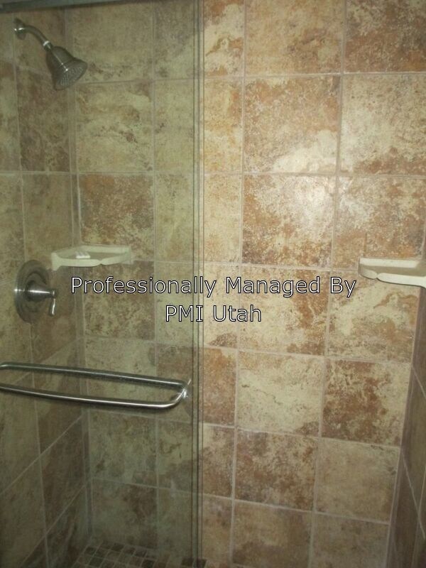 Foto del edificio - 7085 N 2200 W