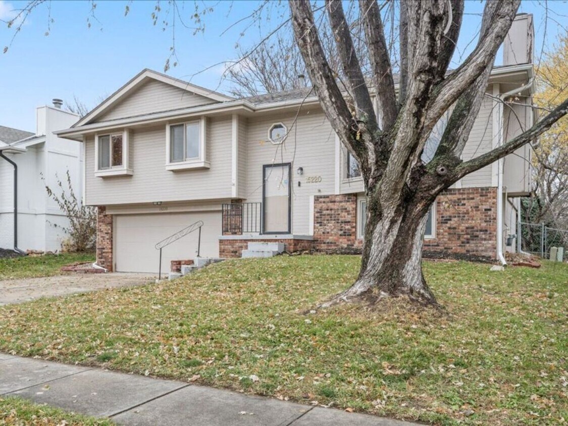 15220 Valley St, Omaha, NE 68144 House Rental in Omaha, NE