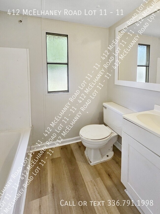 Foto del edificio - 412 McElhaney Rd