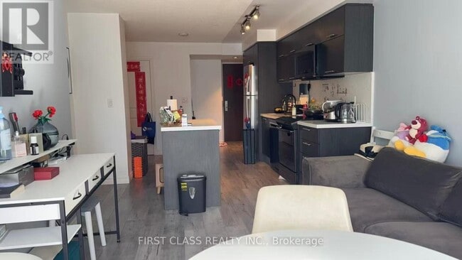 Photo du bâtiment - 386-1386 Yonge St