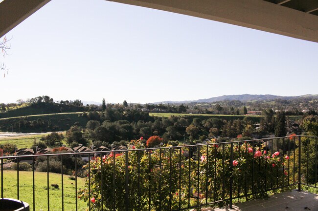 Foto del edificio - 4874 Starflower Dr