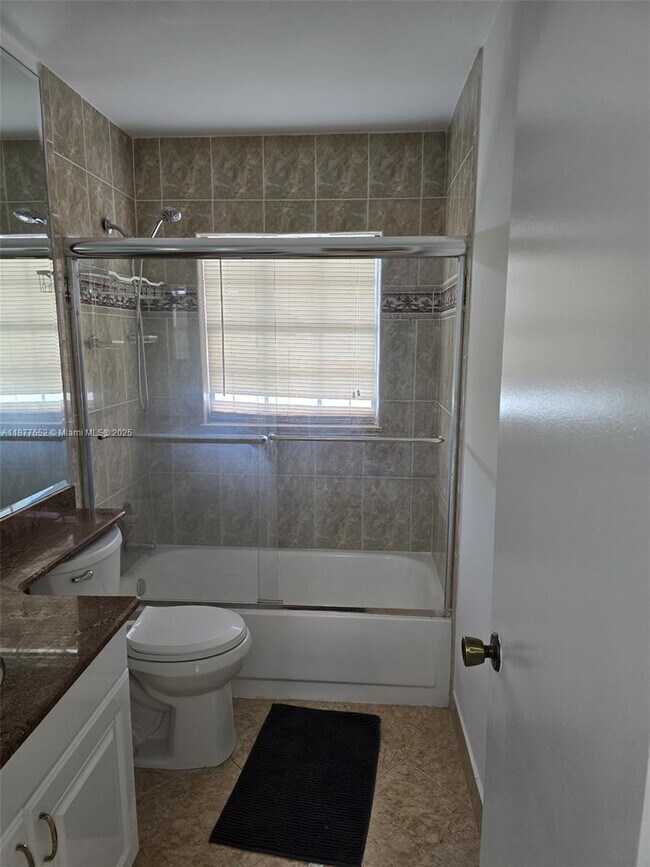 Foto del edificio - 9165 SW 18th St