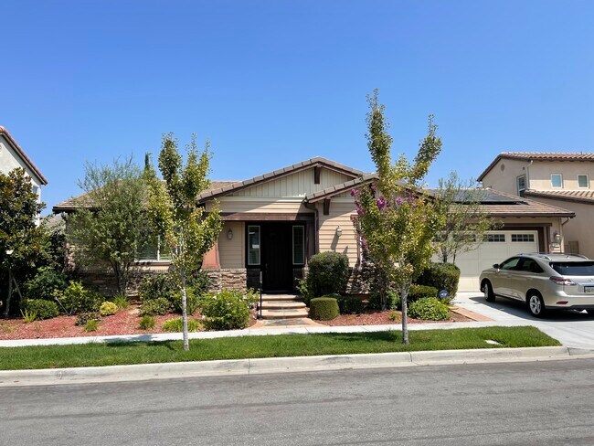 Beautifully maintained and private home on a quiet street - 119 Laceflower