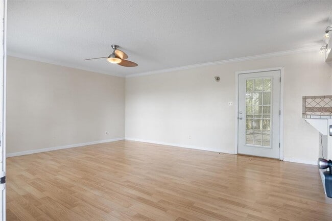 Building Photo - 3302 Doolin Dr