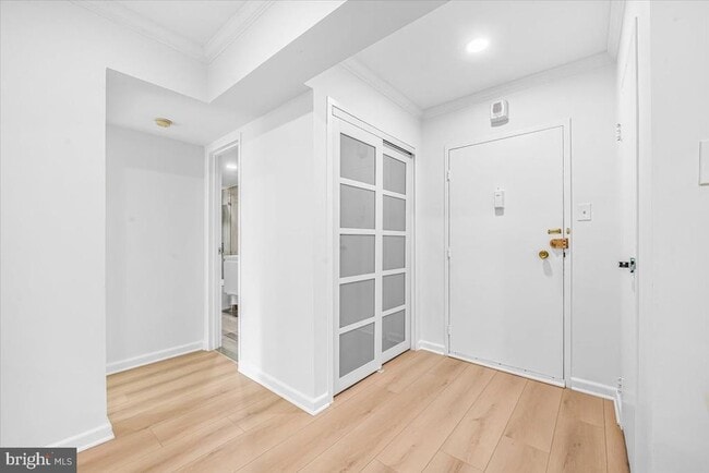 Building Photo - 4201 Cathedral Ave NW