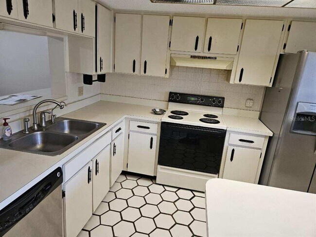 Foto del edificio - 2440 Winding Creek Blvd