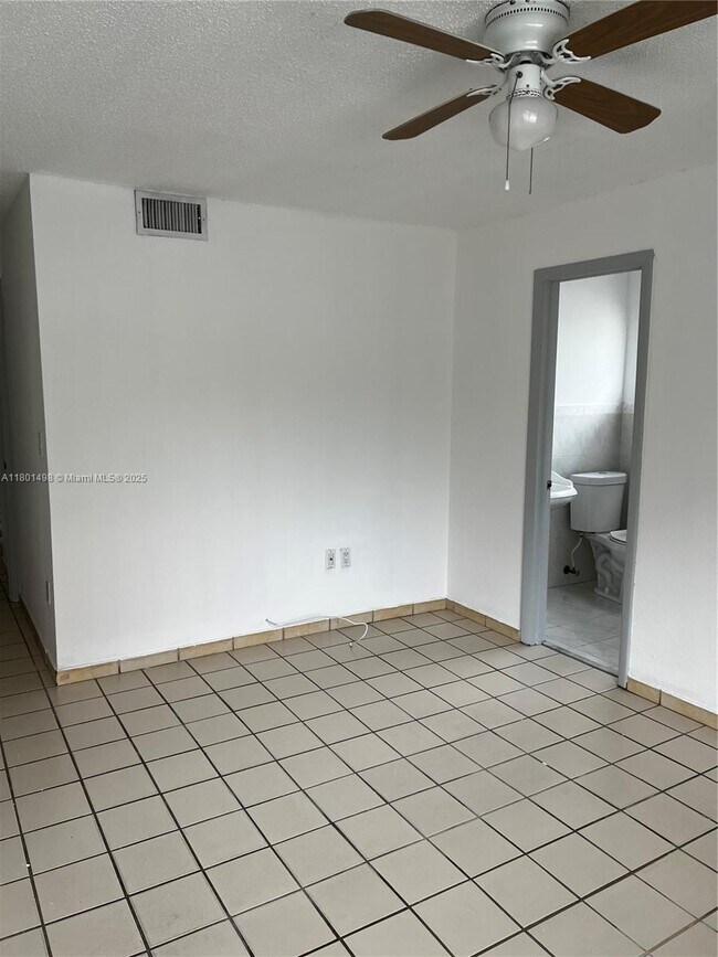 Foto del edificio - 5067 NW 5th St