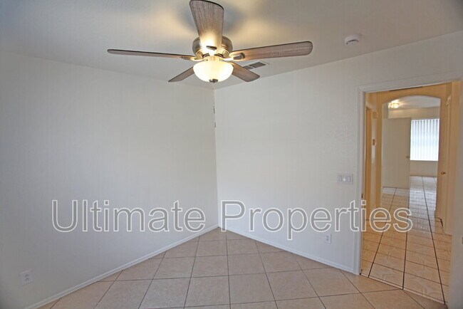 Foto del edificio - 1810 N 88th Ave