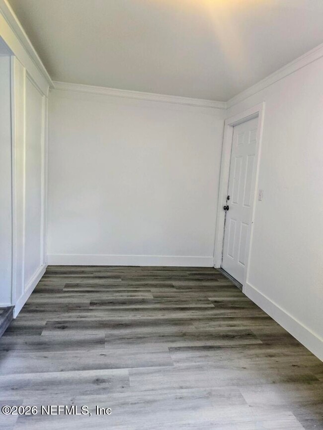 Building Photo - 3827 Eve Dr W