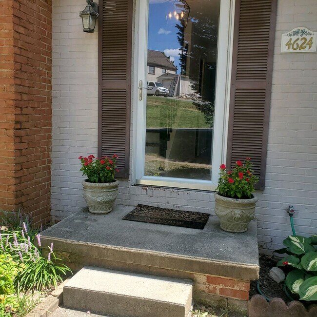 Foto del edificio - Lovely 3 BR townhome with Community Pool; ...