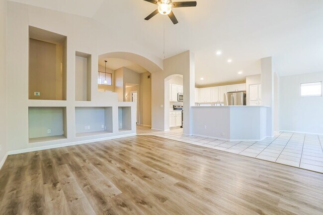 Building Photo - 1162 E Baylor Ln