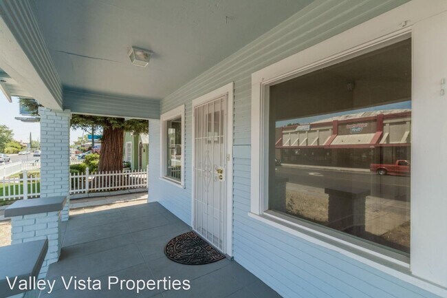 Building Photo - 2 br, 1 bath House - 348 E Olive Ave
