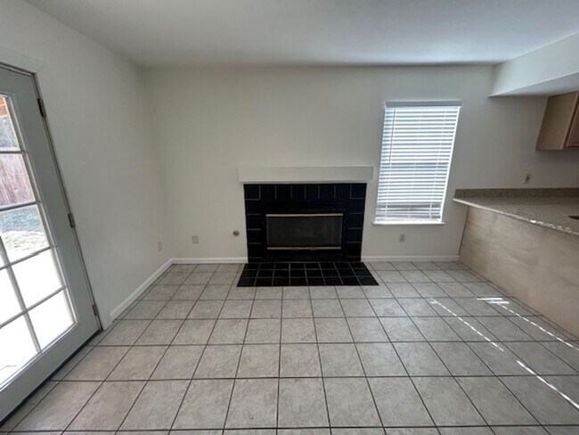 Foto del edificio - Newly Remodeled