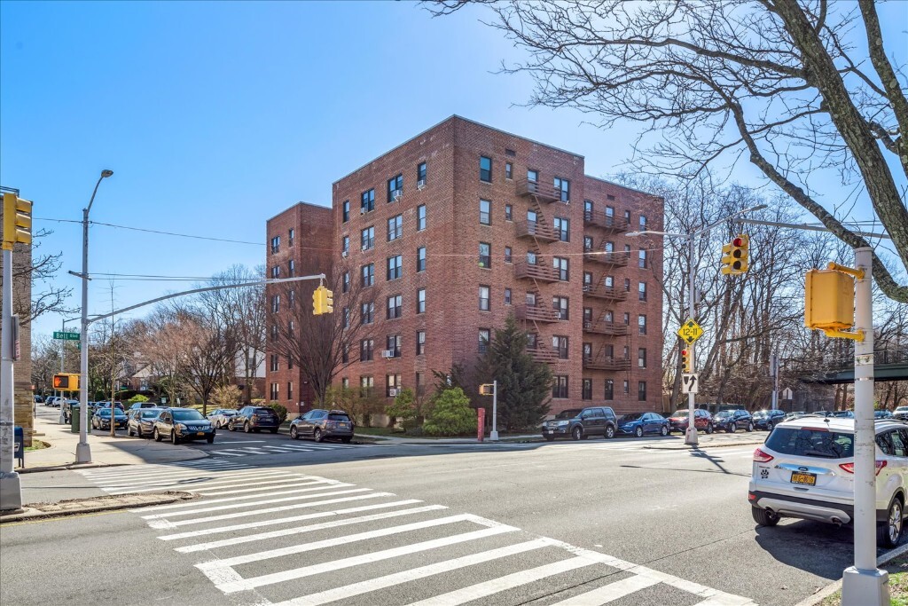 21610 77th Ave Unit 2H, Queens, NY 11364 Room for Rent in Queens, NY