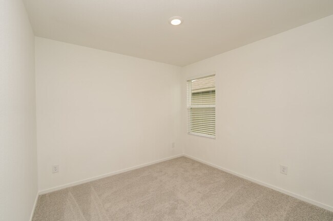 Building Photo - 7907 Meadow Cranesbill Ln