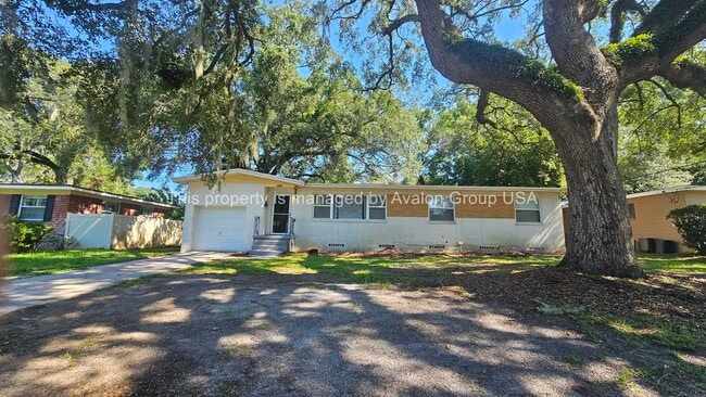 Building Photo - 5433 Oliver St S