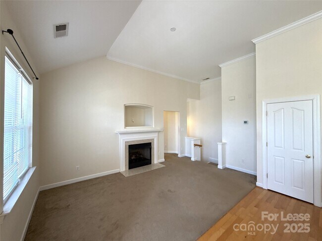 Foto del edificio - 15513 Goosefoot St