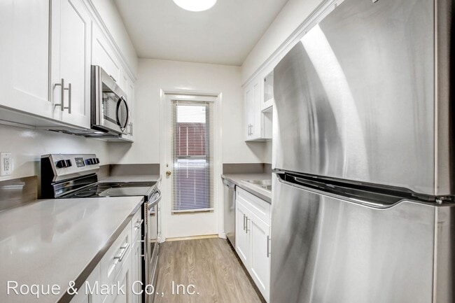 Building Photo - 2 br, 2 bath Apartment - 1037 10th Street ...