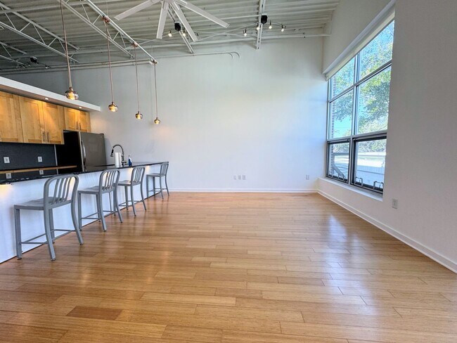 Building Photo - 1 BED | 1 BATH | MODERN CONDO with PARKING SPACE | MIDTOWN