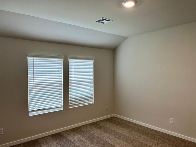 Building Photo - 2921 Firefly Dr